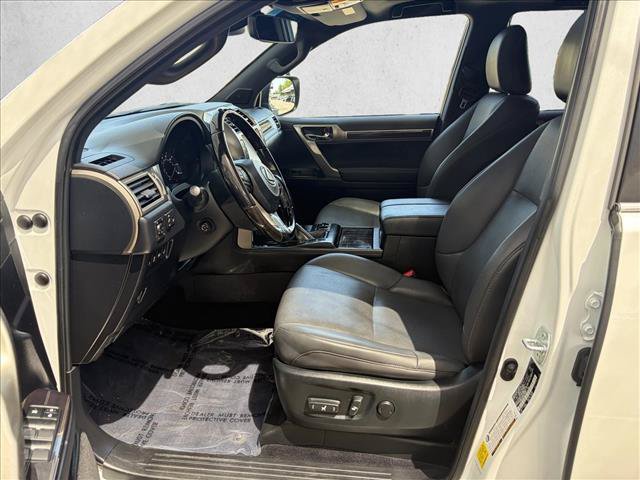Used 2021 Lexus GX 460 Premium w/ Accessory Package AWD/4WD image 11
