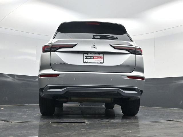 Used 2025 Mitsubishi Outlander SE image 55