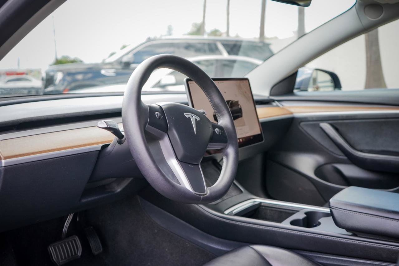Used 2023 Tesla Model 3 Standard Range RWD image 7