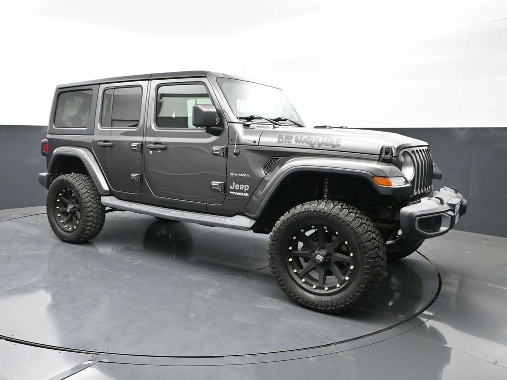 Used 2018 Jeep Wrangler Unlimited Sahara AWD/4WD image 5