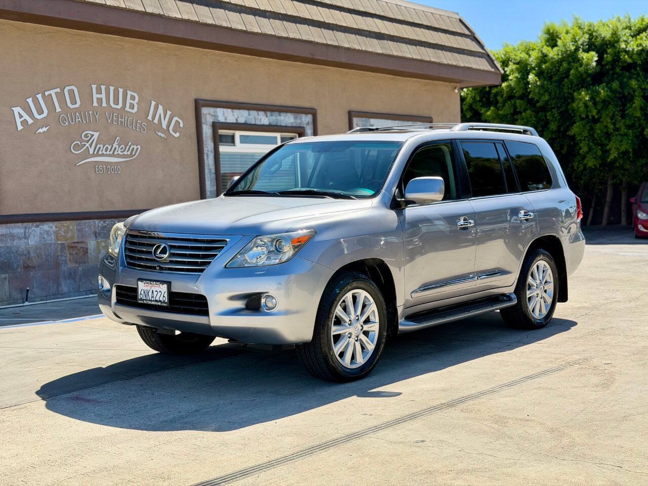 Used 2010 Lexus LX 570 4WD w/ Preferred Accessory Package