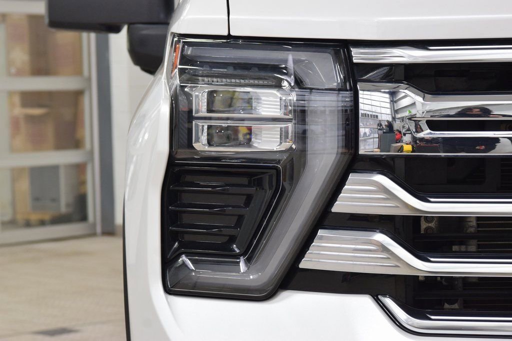 Used 2024 Chevrolet Silverado 2500 High Country w/ High Country Premium Package image 12