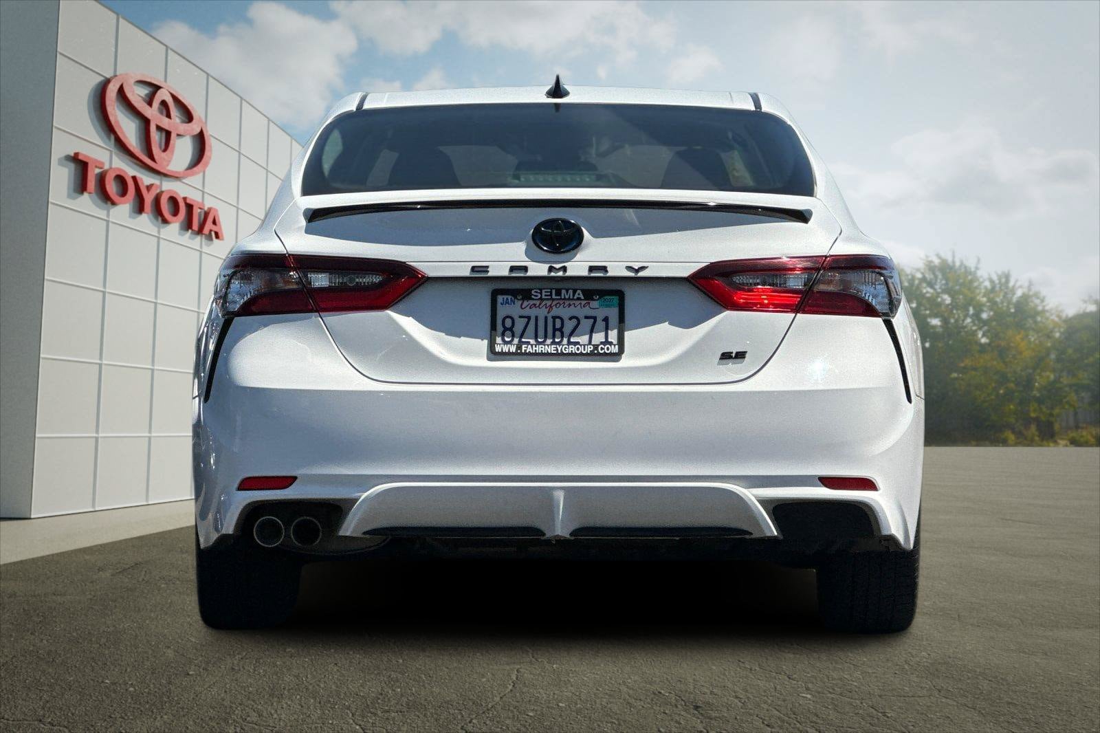 Certified 2022 Toyota Camry SE w/ Convenience Package FWD image 3