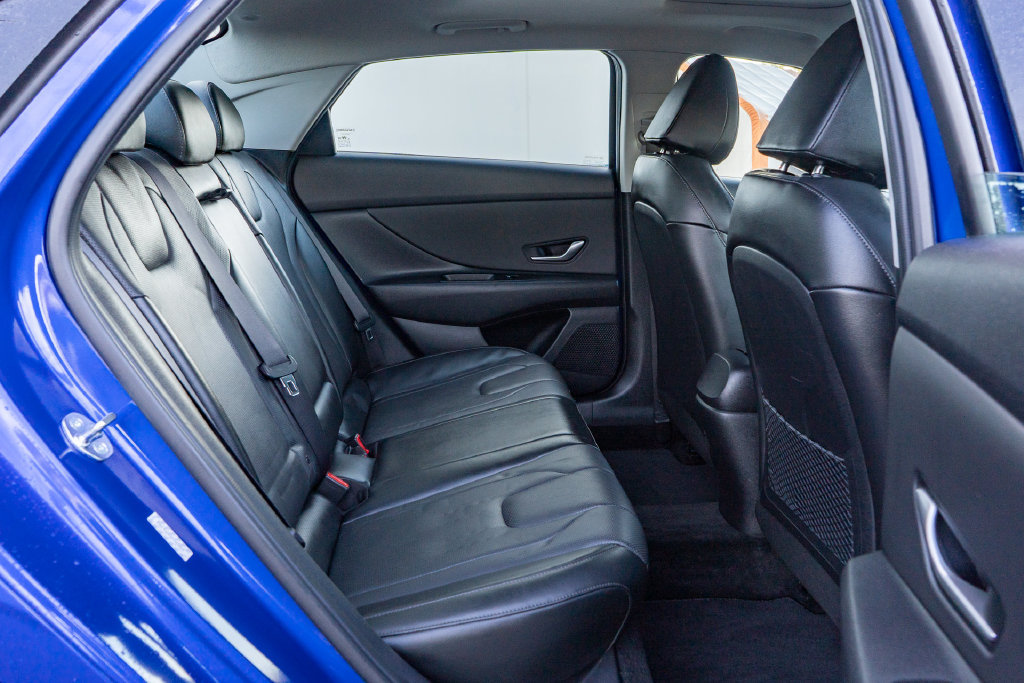 Used 2023 Hyundai Elantra Limited FWD image 19