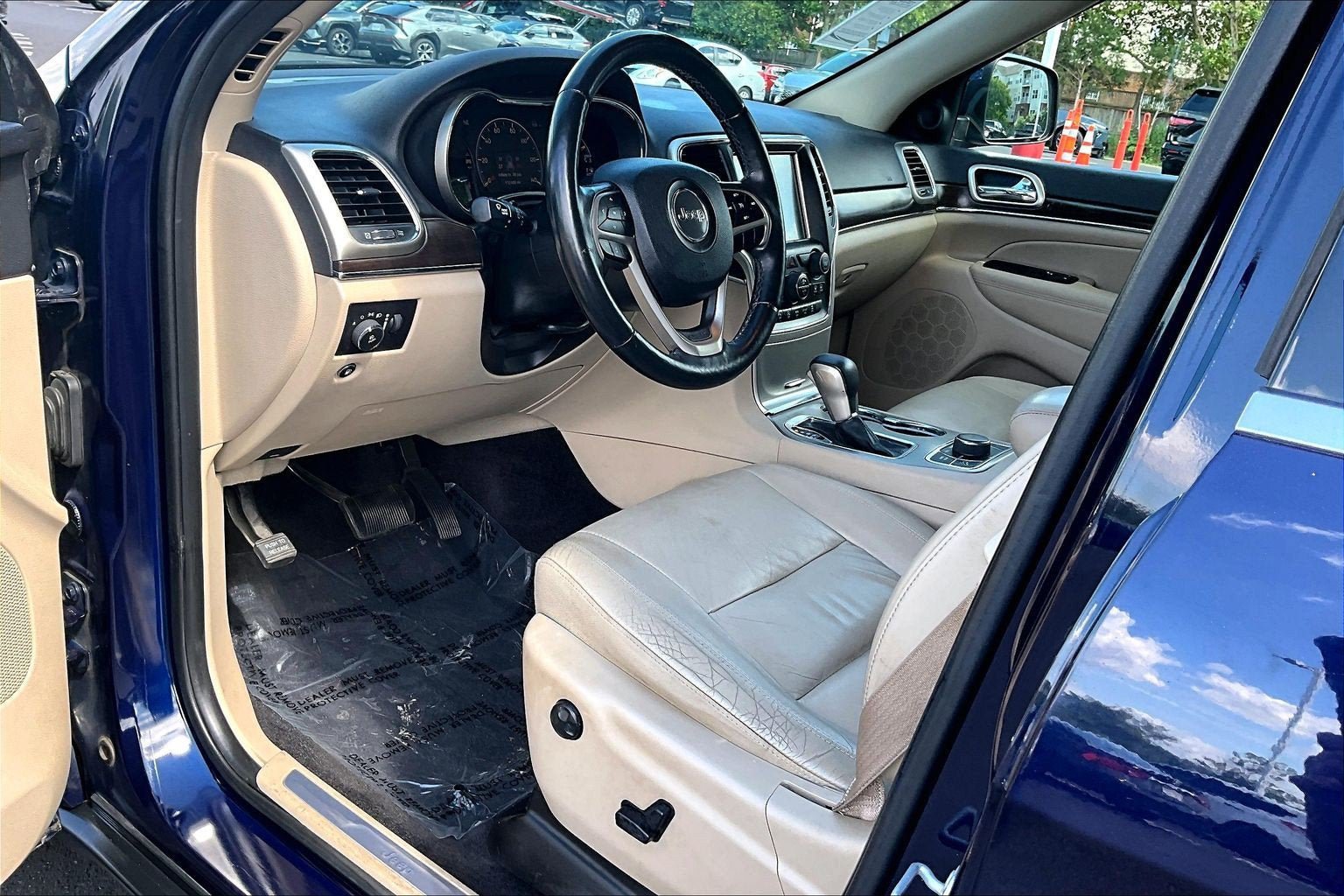 Used 2017 Jeep Grand Cherokee Limited AWD/4WD image 13