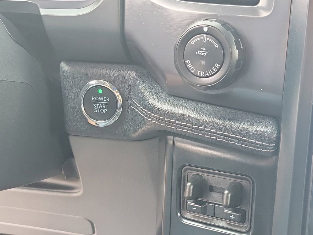 Used 2025 Ford F150 Lightning Flash image 29