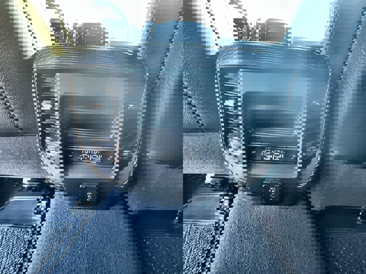 Used 2022 RAM 2500 Limited w/ Towing Technology Group image 21