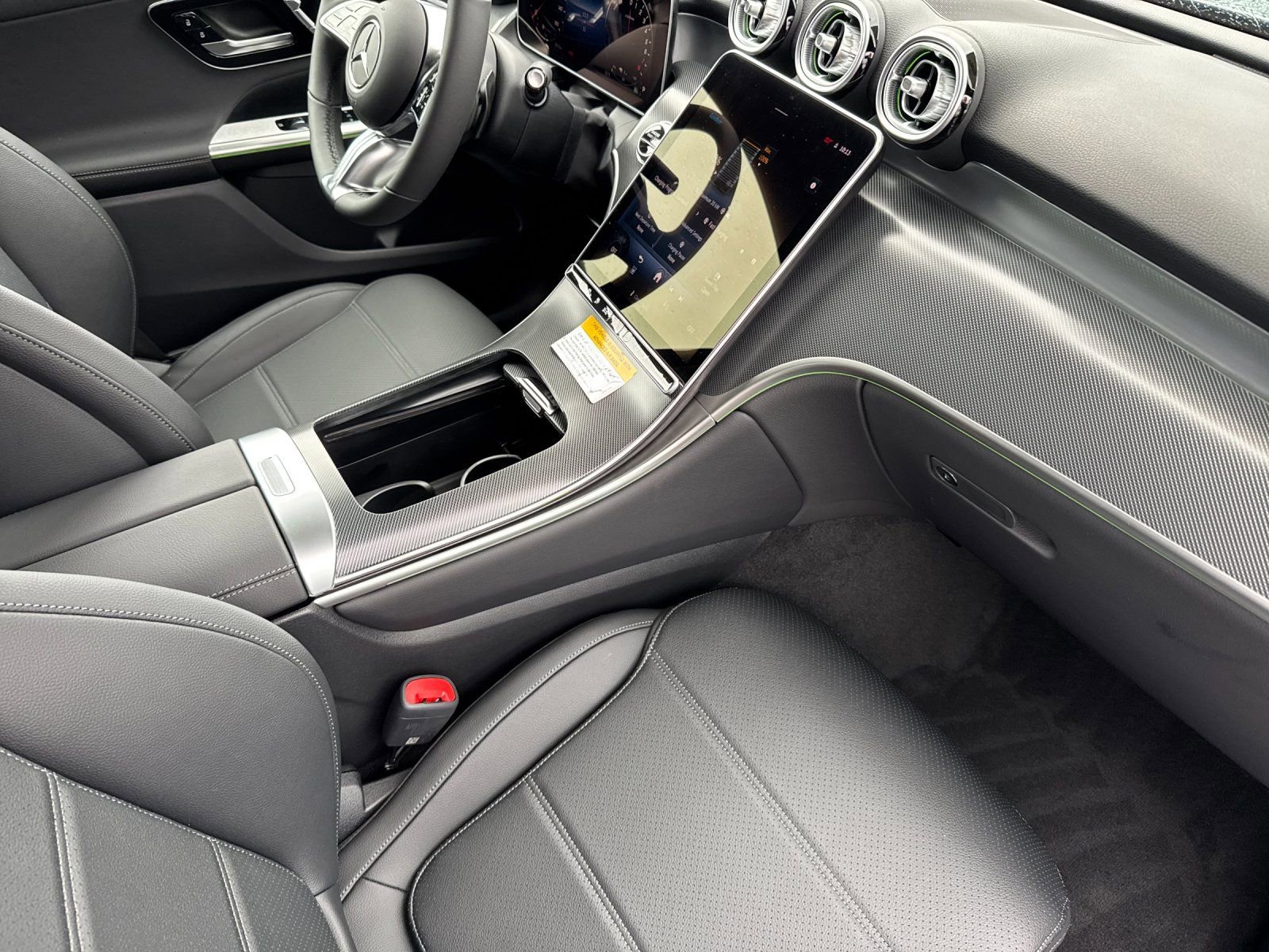 New 2025 Mercedes-Benz GLC 350e 4MATIC image 16