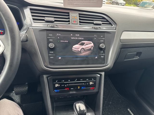 Certified 2022 Volkswagen Tiguan SE w/ Panoramic Sunroof Package image 24