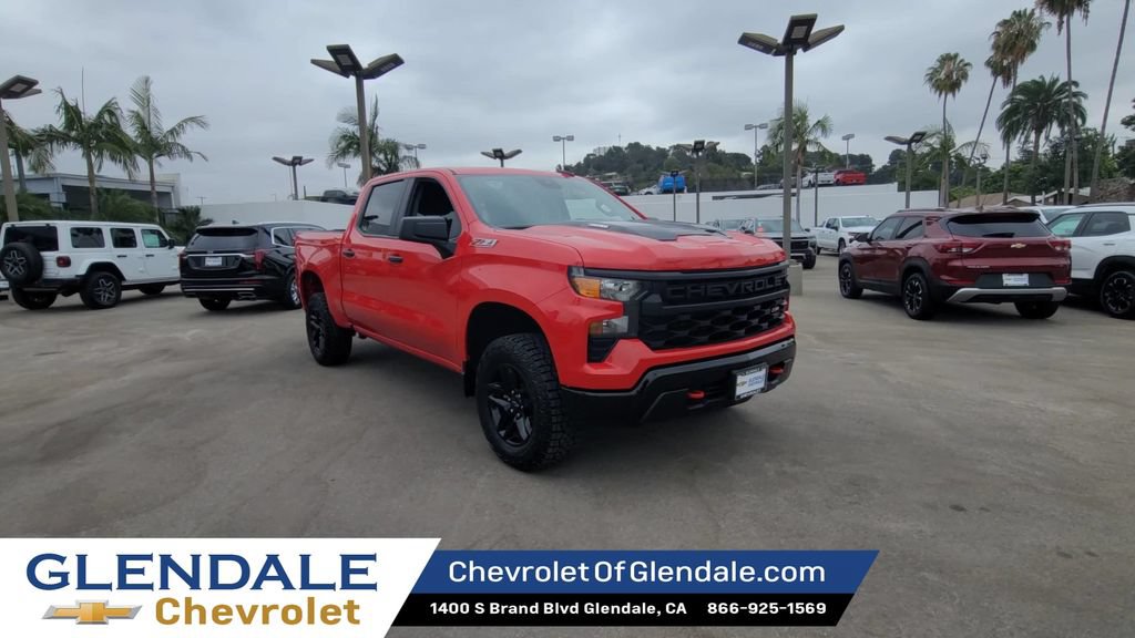 Certified 2025 Chevrolet Silverado 1500 Custom Trail Boss w/ LPO, Dark Essentials Package AWD/4WD image 2