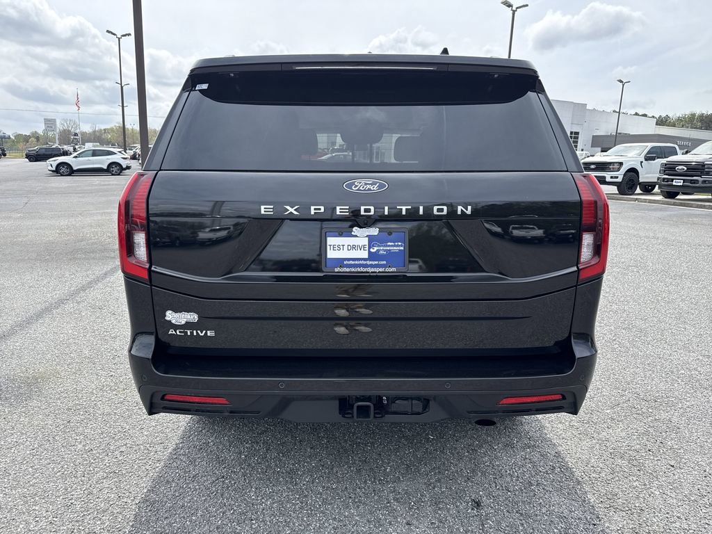 Used 2025 Ford Expedition Active AWD/4WD image 6