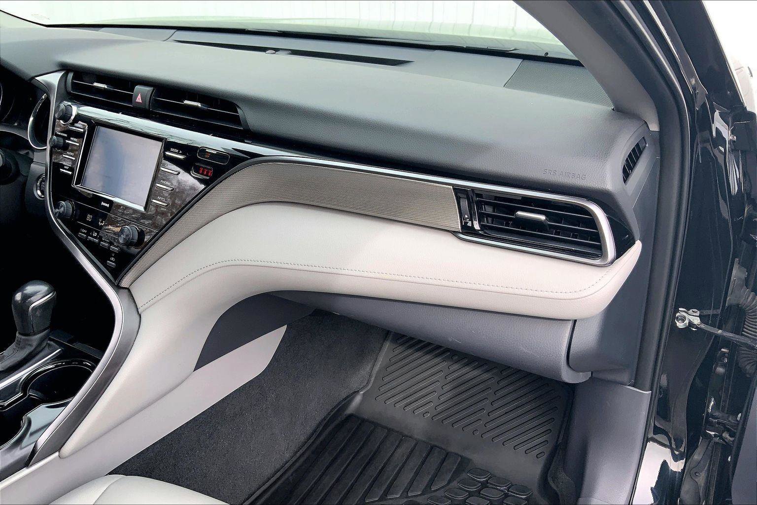 Used 2020 Toyota Camry SE w/ Convenience Package image 15