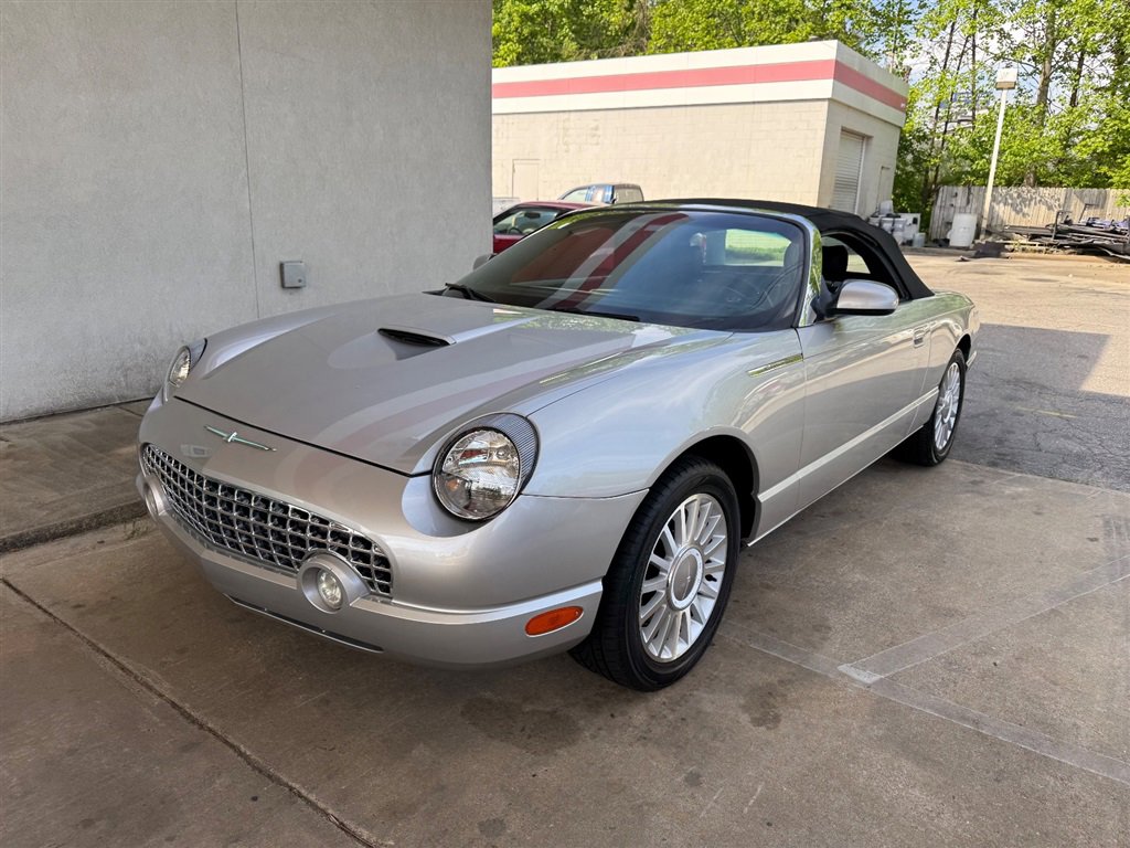 Used 2005 Ford Thunderbird RWD image 11