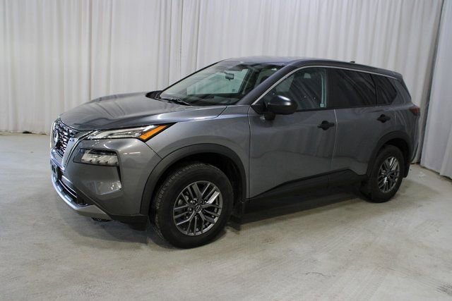 Used 2023 Nissan Rogue S image 3
