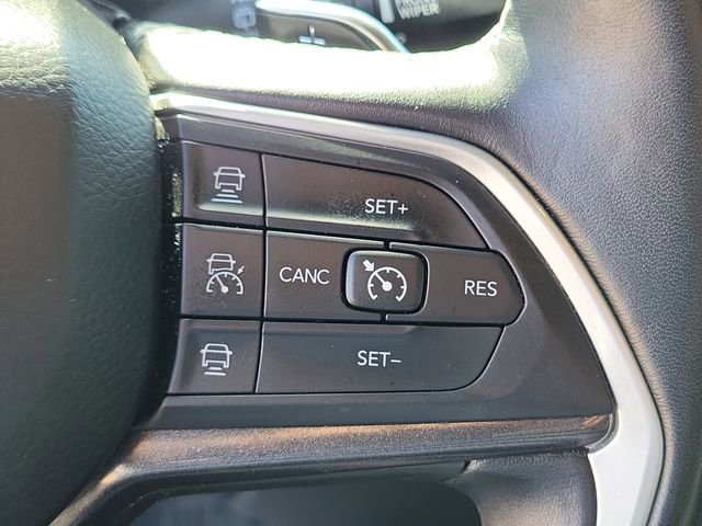 Used 2021 Jeep Grand Cherokee L Laredo AWD/4WD image 14