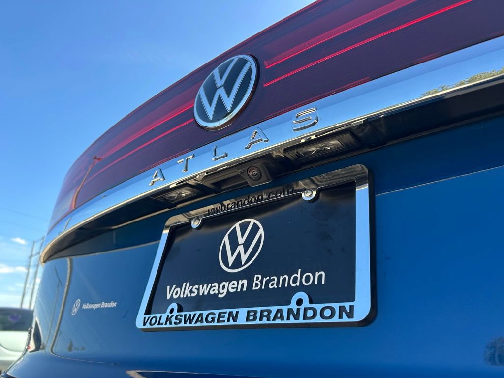 Used 2025 Volkswagen Atlas Cross Sport SE w/ Panoramic Sunroof Package image 43