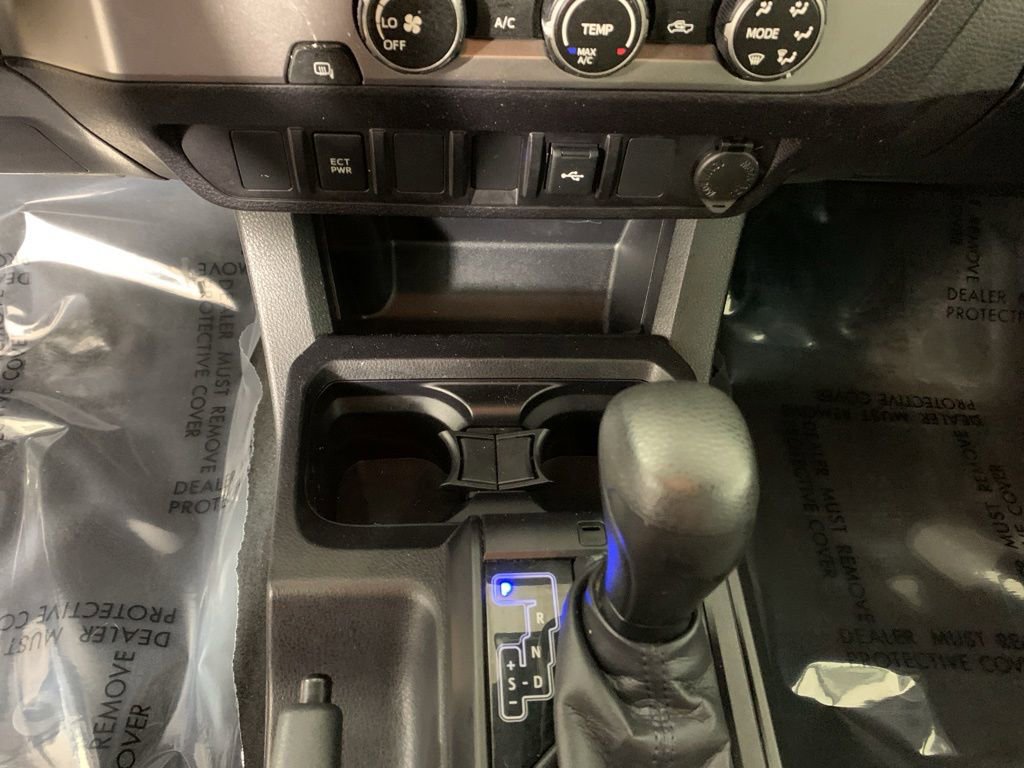 Used 2022 Toyota Tacoma SR RWD image 23