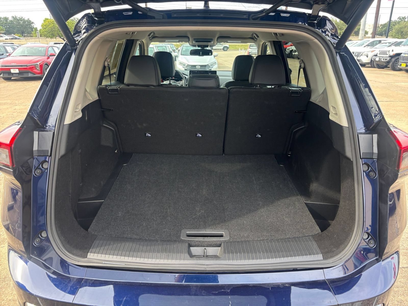 Used 2026 Nissan Rogue SL FWD image 33