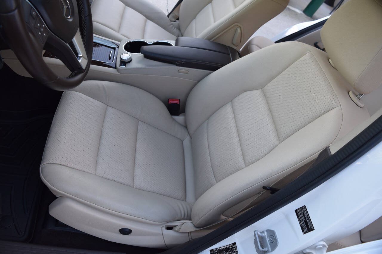 Used 2013 Mercedes-Benz GLK 250 BlueTEC 4MATIC image 35