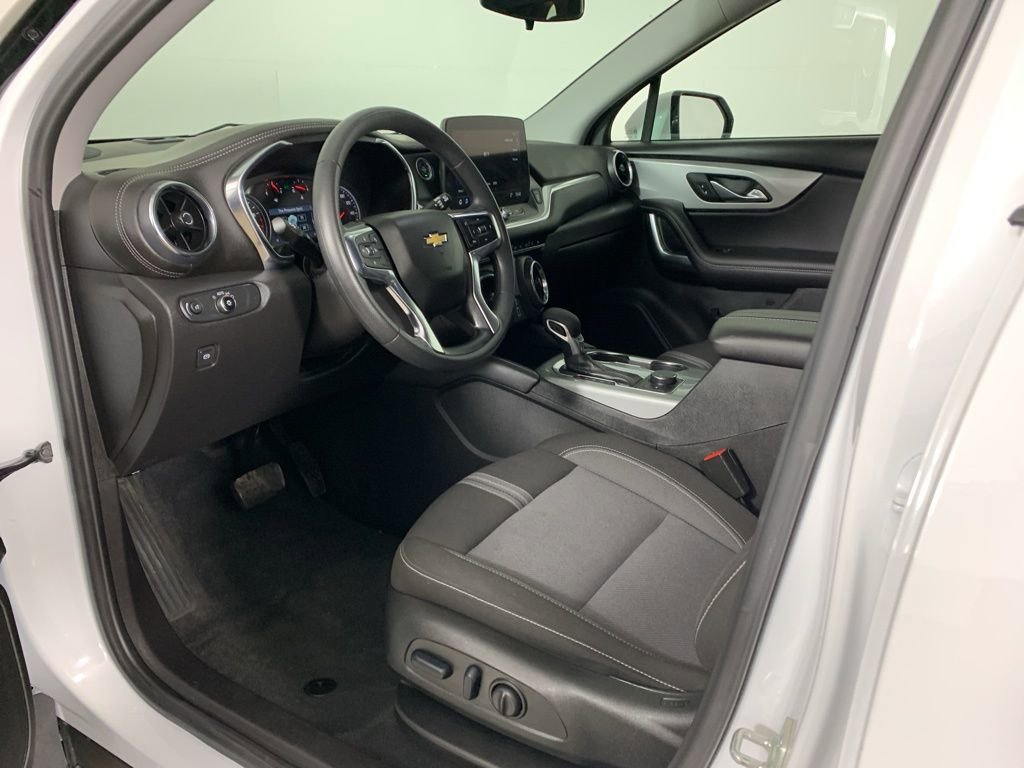 Used 2025 Chevrolet Blazer LT image 29
