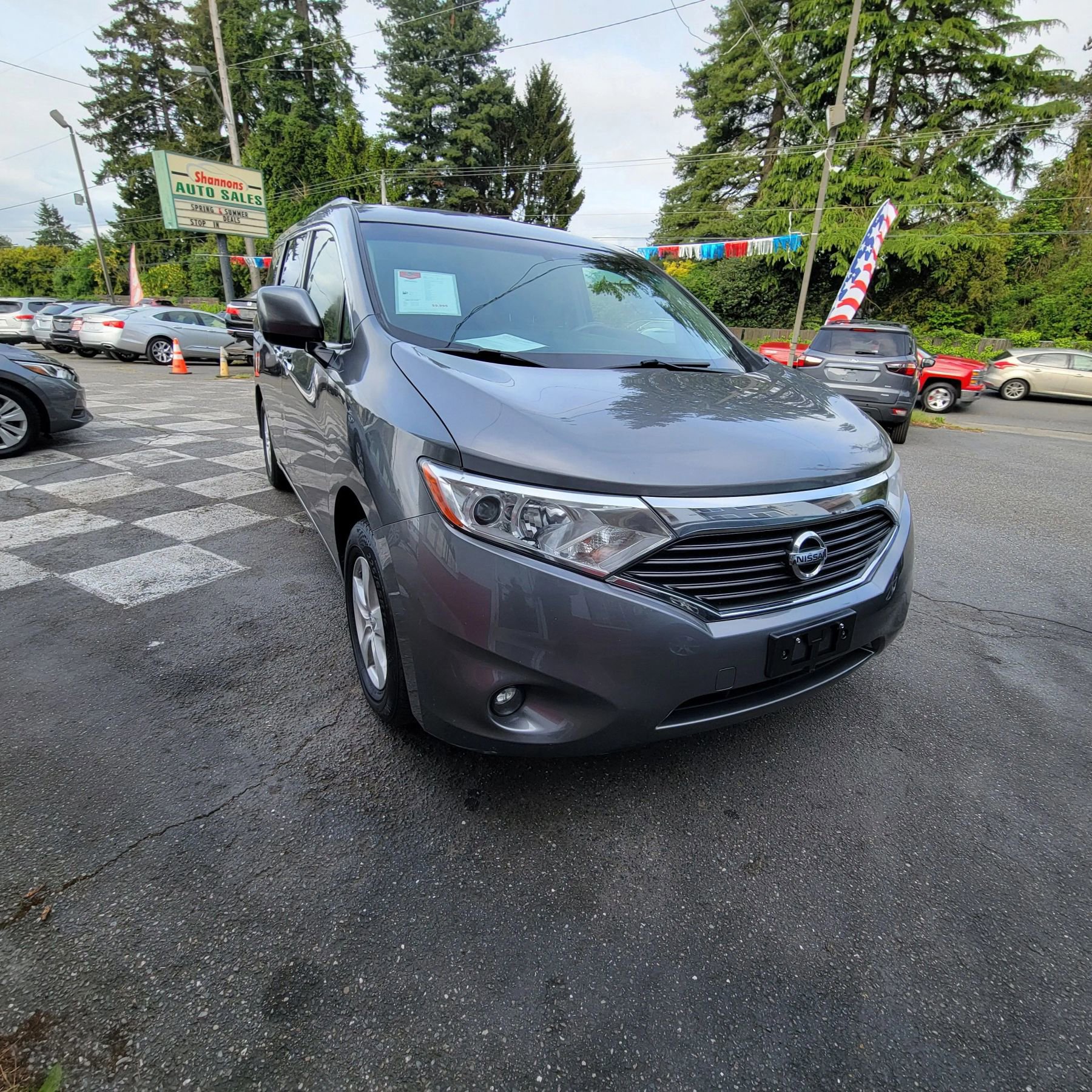 Used 2016 Nissan Quest SV image 2