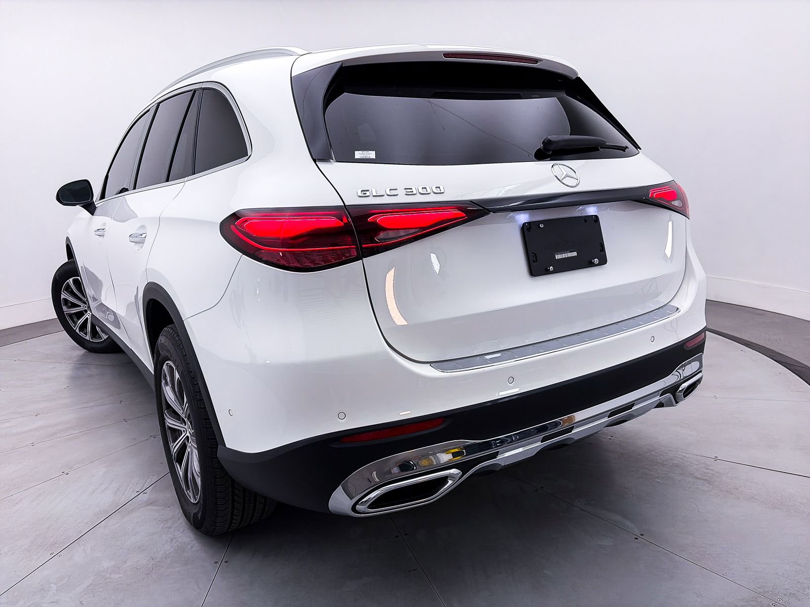 Used 2023 Mercedes-Benz GLC 300 image 9