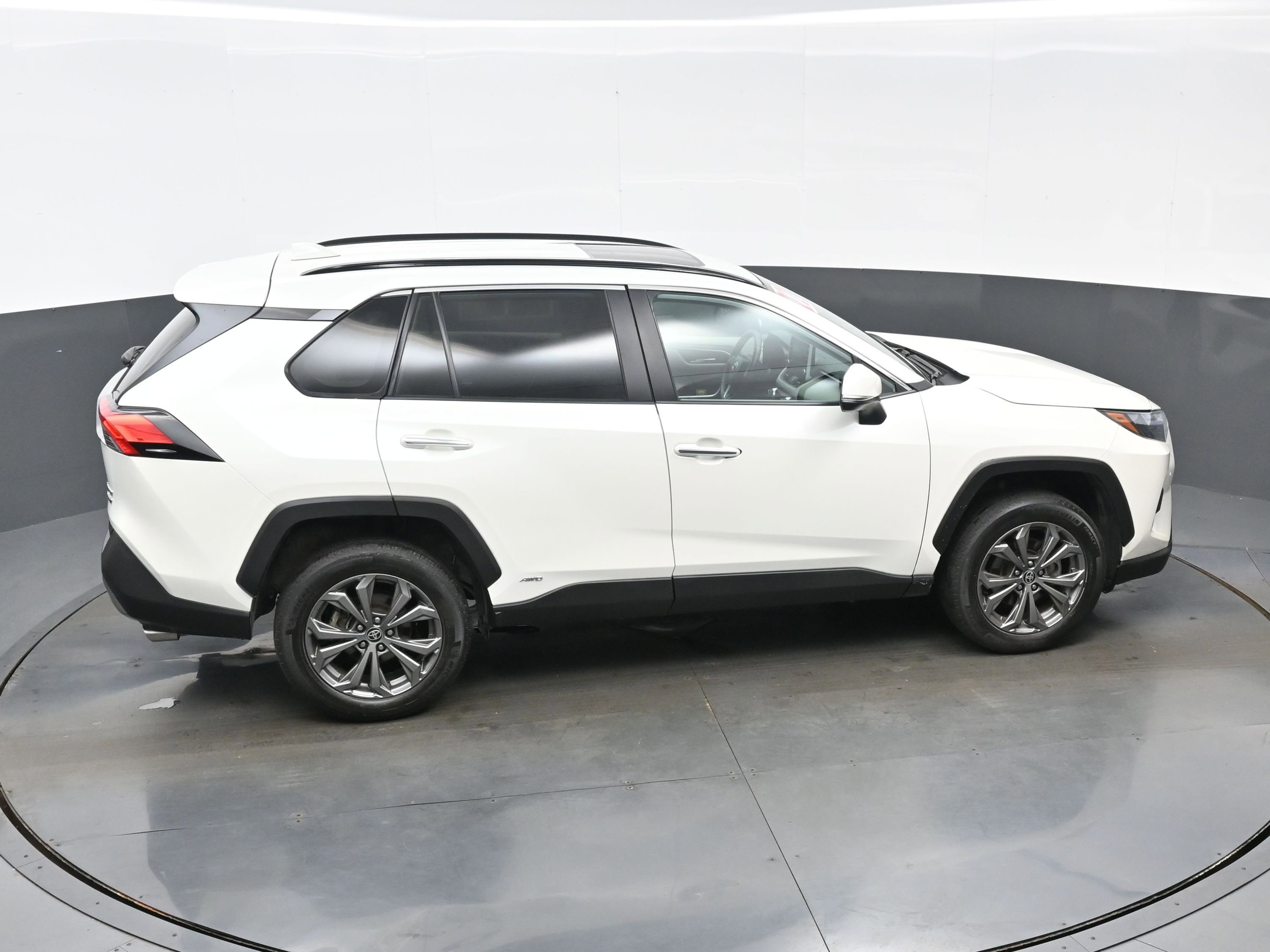 Used 2022 Toyota RAV4 Limited AWD/4WD image 43