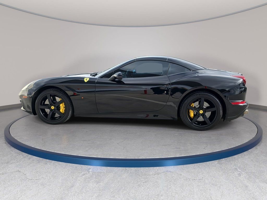Used 2016 Ferrari California T image 8