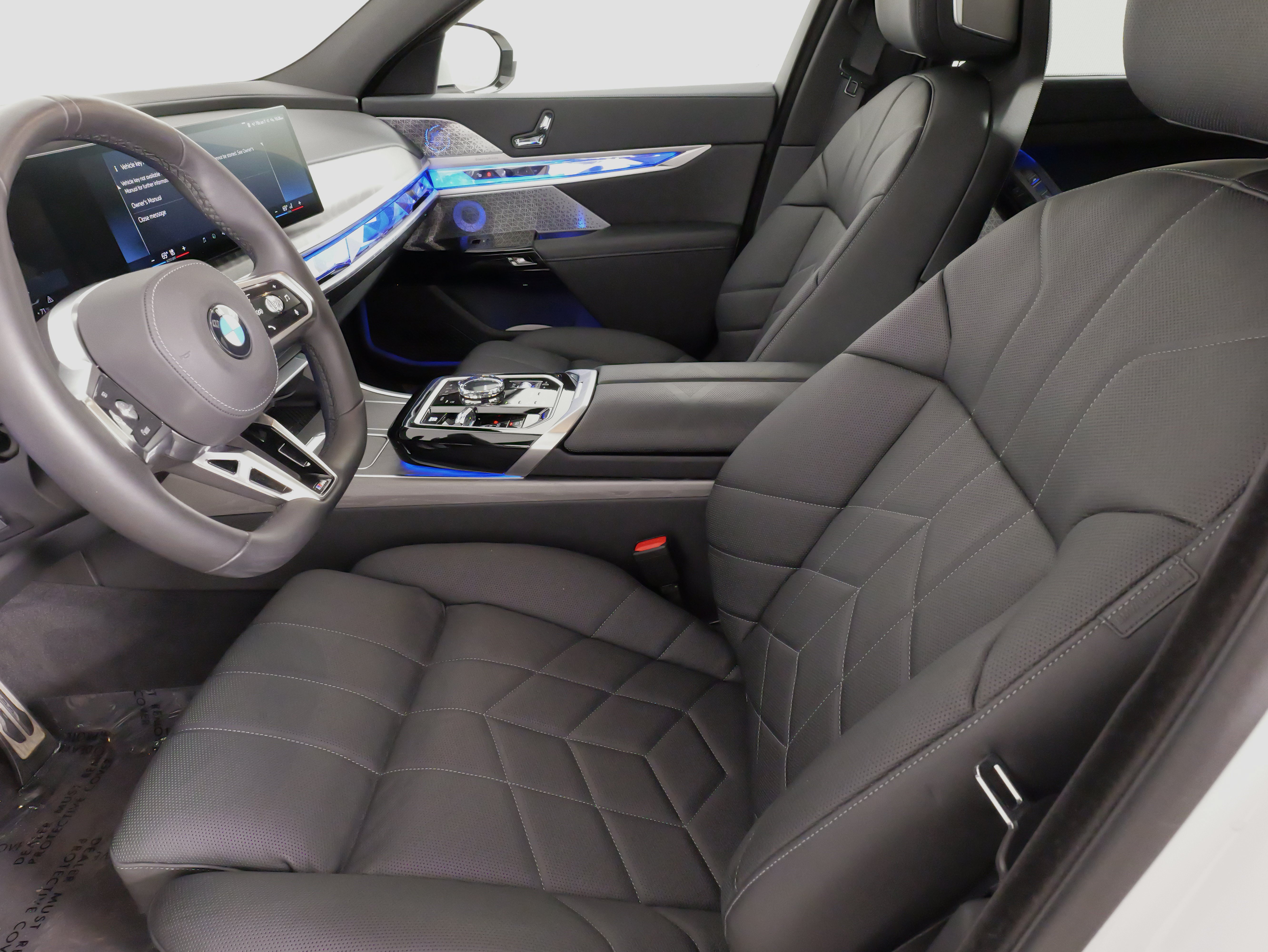 Used 2025 BMW 740i xDrive w/ Executive Package AWD/4WD image 34