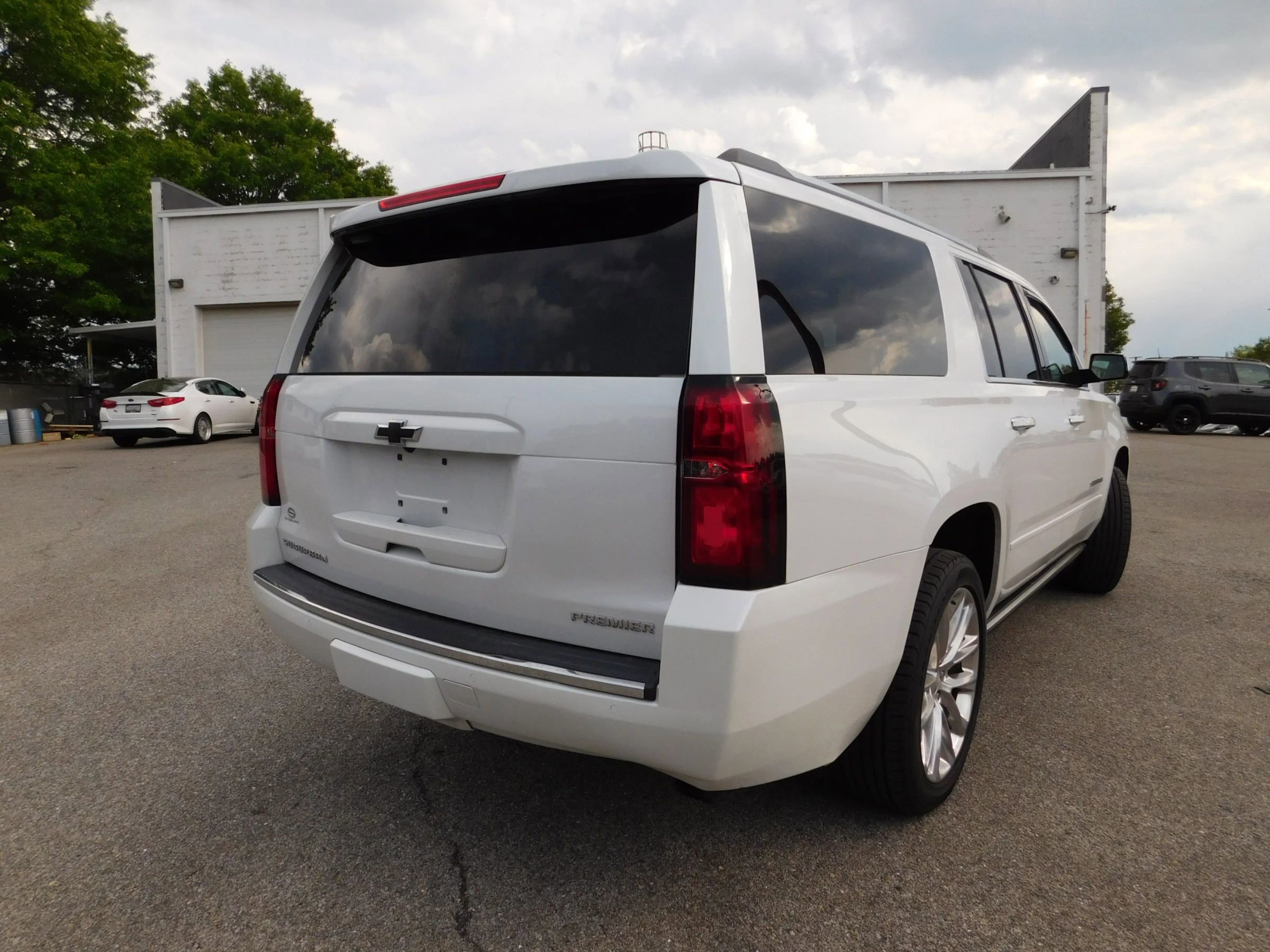 Used 2019 Chevrolet Suburban Premier w/ Premier Plus Edition AWD/4WD image 5