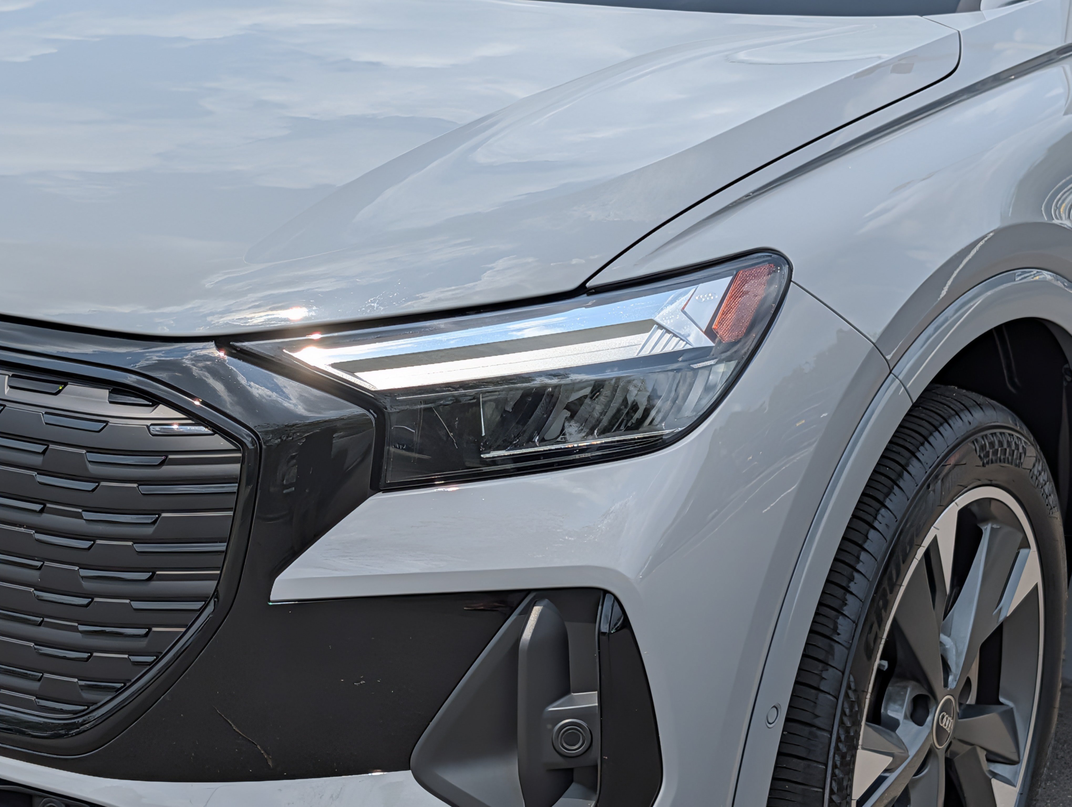 Used 2023 Audi Q4 e-tron Premium Plus w/ Premium Plus AWD/4WD image 16