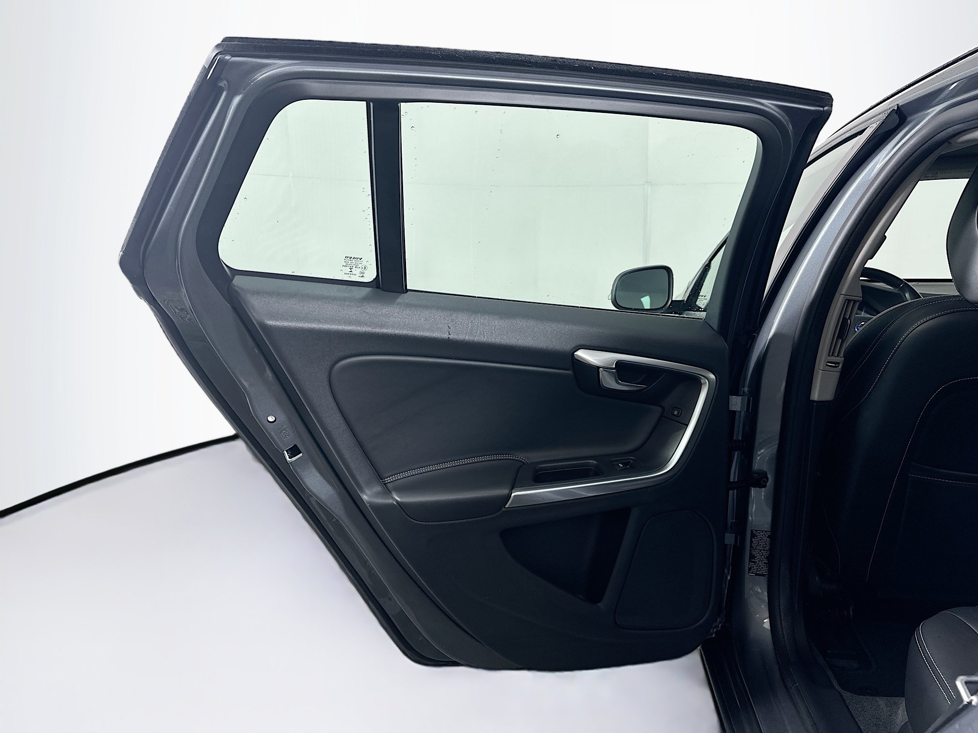 Used 2018 Volvo V60 T5 Dynamic AWD/4WD image 26