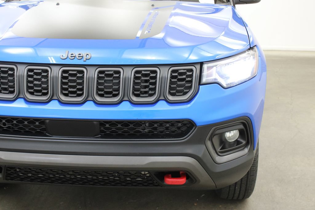 Used 2024 Jeep Compass Trailhawk AWD/4WD image 8