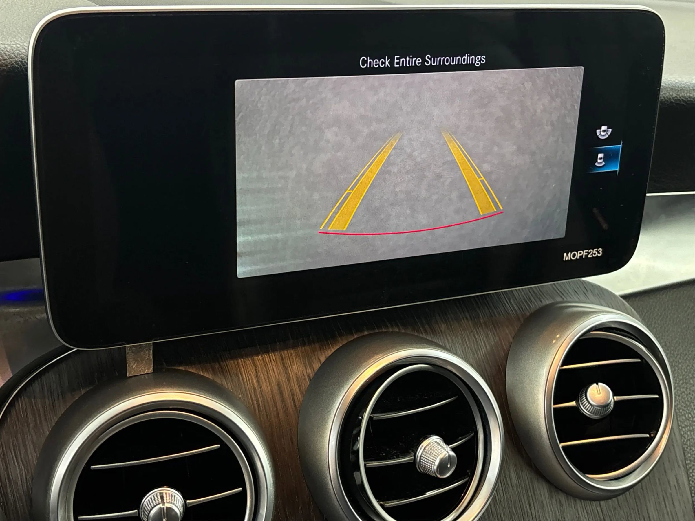 Used 2020 Mercedes-Benz GLC 300 4MATIC image 37