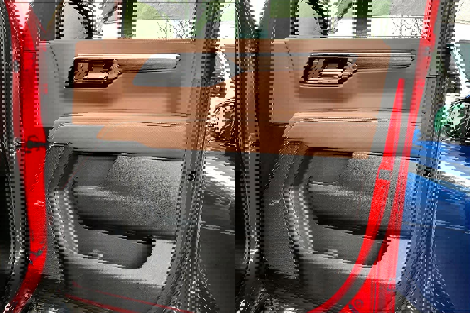 Used 2025 Chevrolet Tahoe High Country image 23