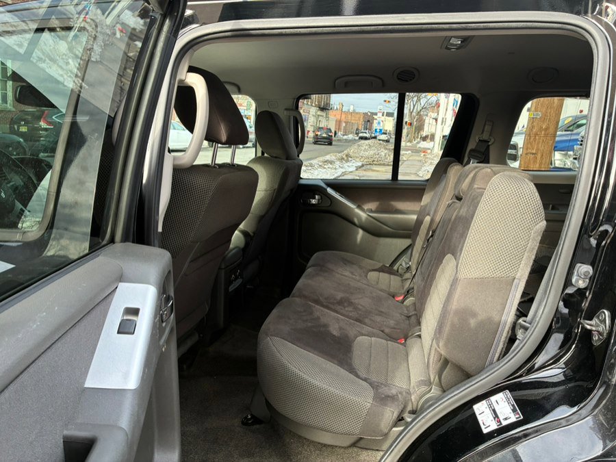 Used 2012 Nissan Pathfinder SV AWD/4WD image 9