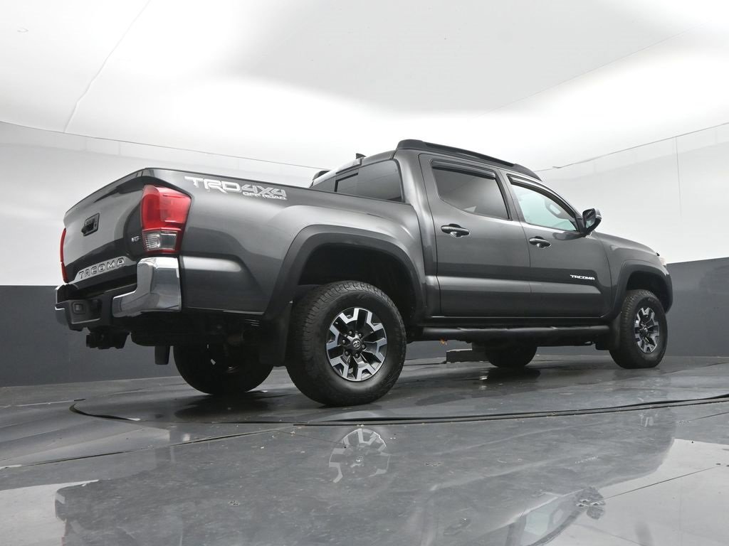 Used 2017 Toyota Tacoma TRD Off-Road image 61