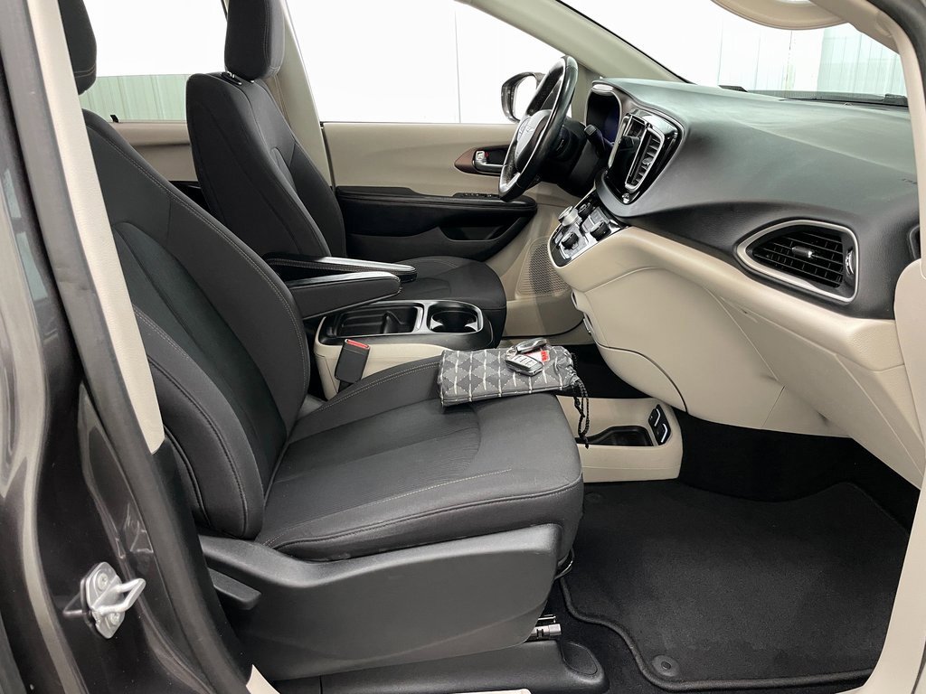 Used 2019 Chrysler Pacifica Touring Plus w/ Advanced Safetytec Group image 39