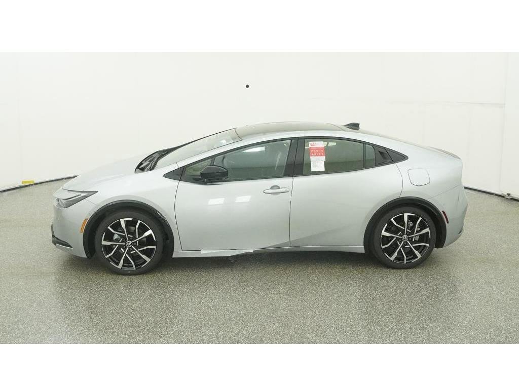 New 2026 Toyota Prius Plug-In Hybrid FWD image 5