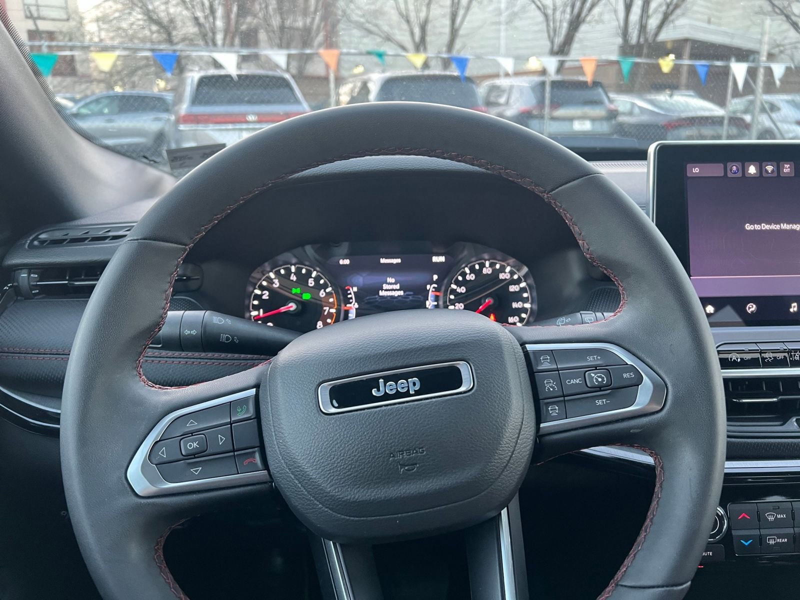 Used 2025 Jeep Compass Trailhawk image 27