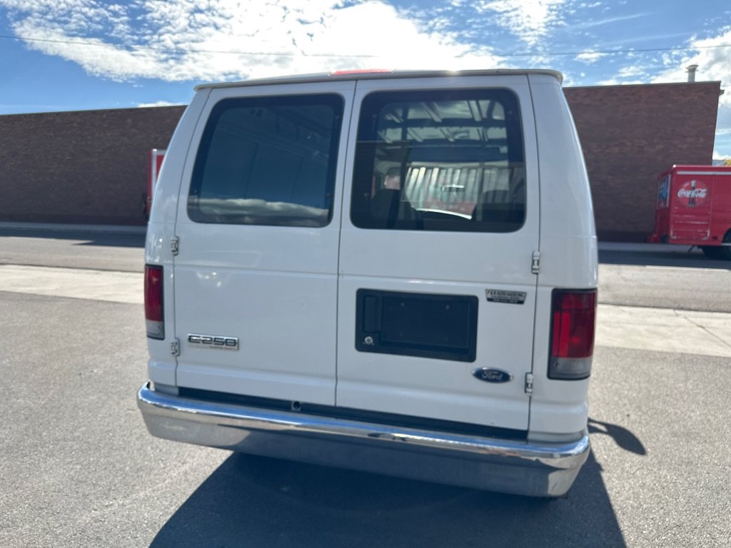 Used 2008 Ford E-250 and Econoline 250 RWD image 4