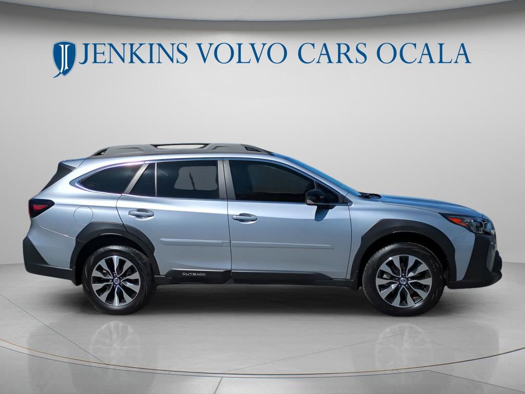 Used 2025 Subaru Outback Limited XT AWD/4WD image 3