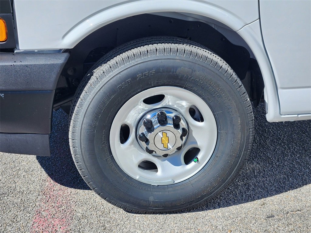 New 2025 Chevrolet Express 2500 w/ Driver Convenience Package image 9