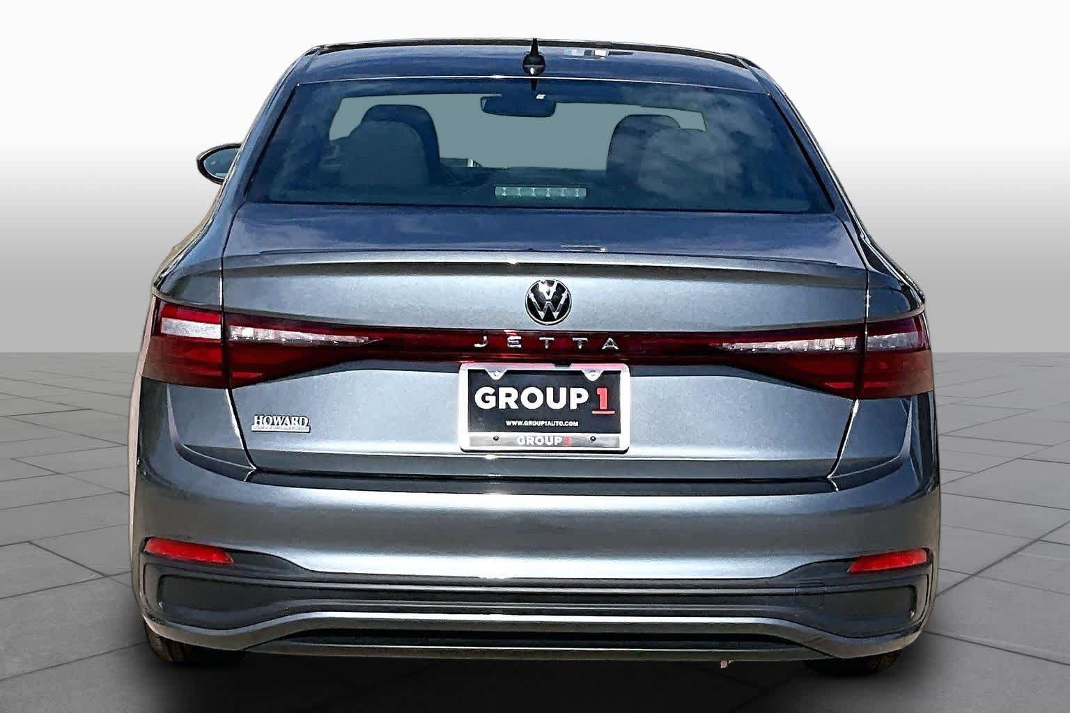 Used 2025 Volkswagen Jetta Sport FWD image 4