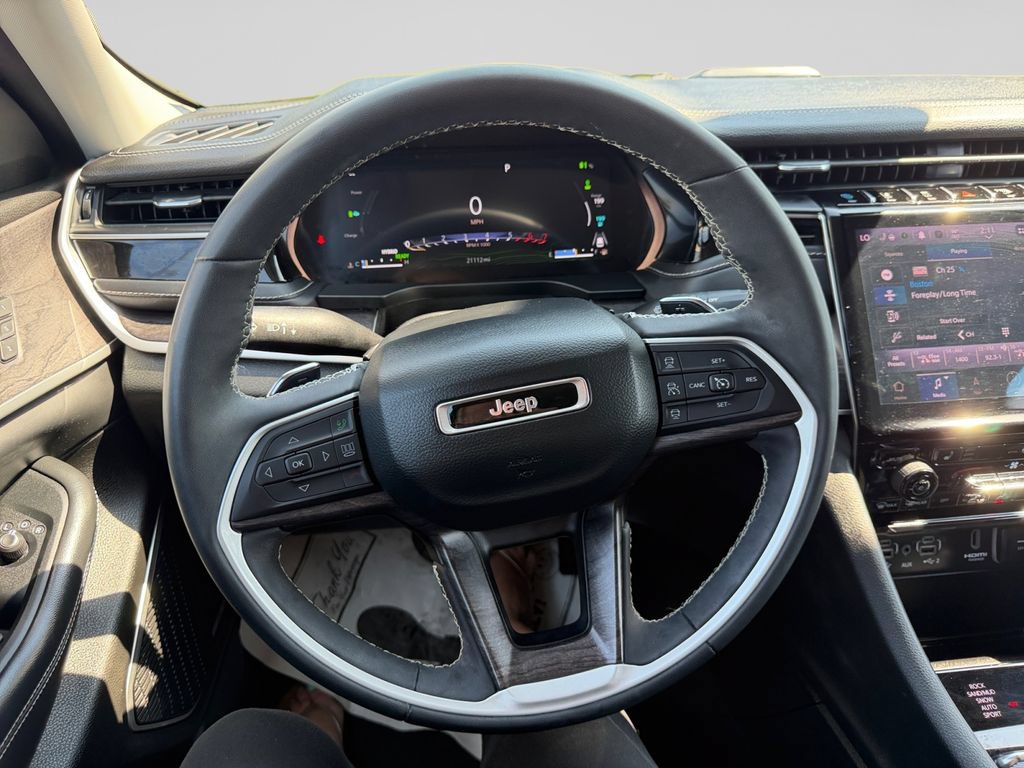 Used 2023 Jeep Grand Cherokee 4WD 4xe image 13