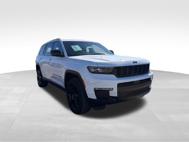 Used 2025 Jeep Grand Cherokee L Limited w/ Black Appearance Package AWD/4WD image 3