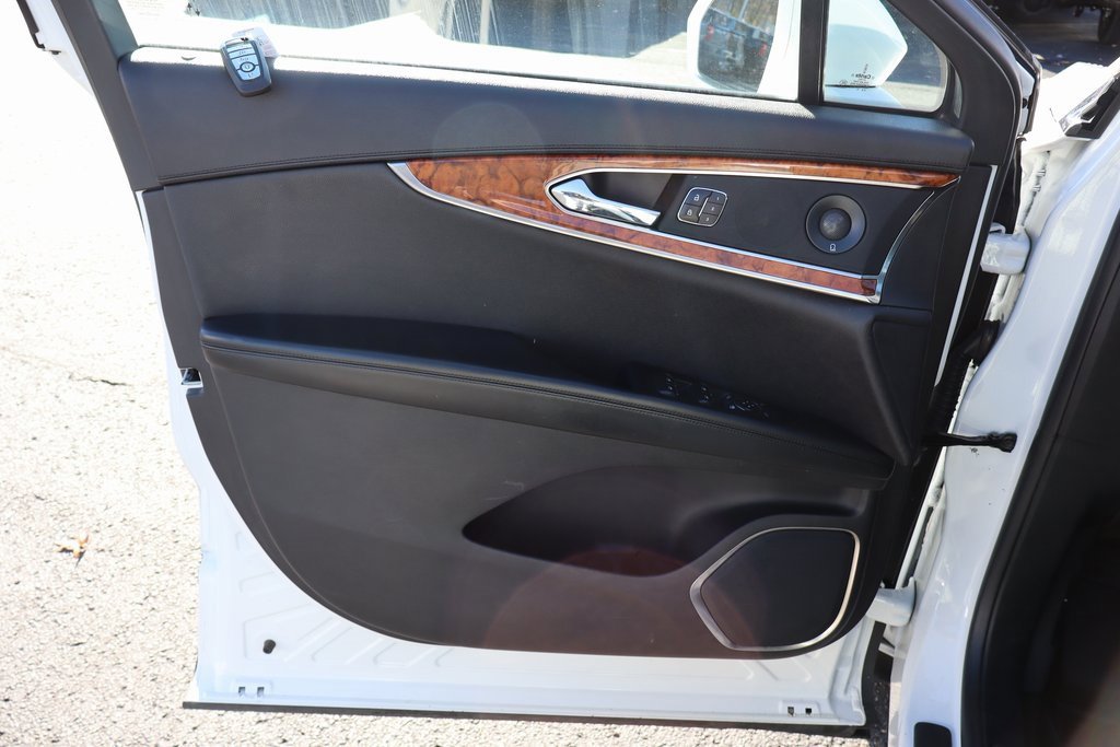 Used 2020 Lincoln Nautilus Reserve image 32