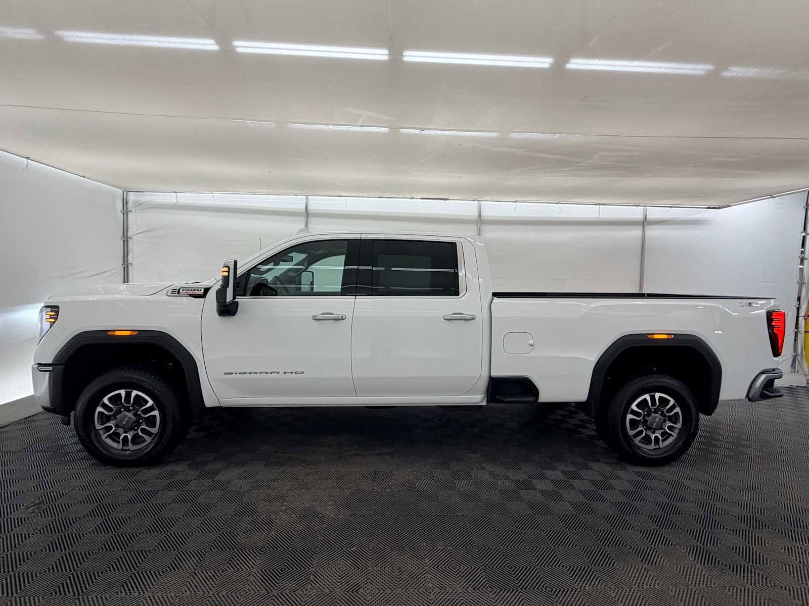 Used 2025 GMC Sierra 3500 SLT w/ X31 Off-Road Package image 3