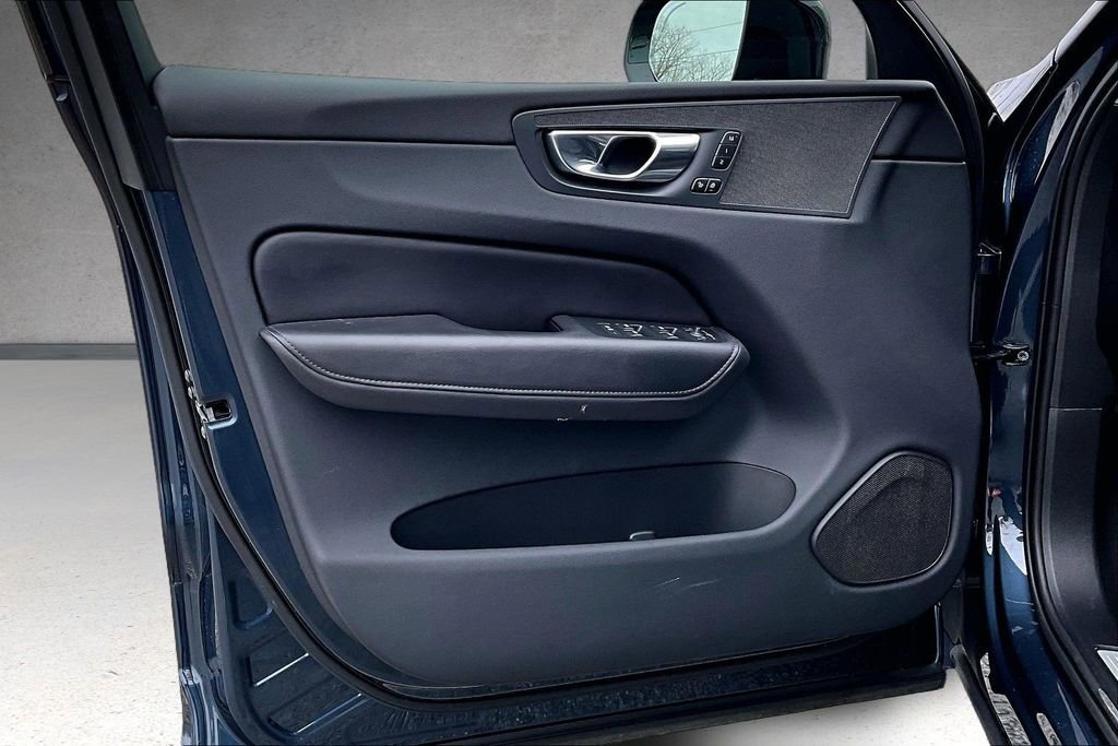 Certified 2023 Volvo XC60 B5 Plus w/ Protection Package Premier image 19