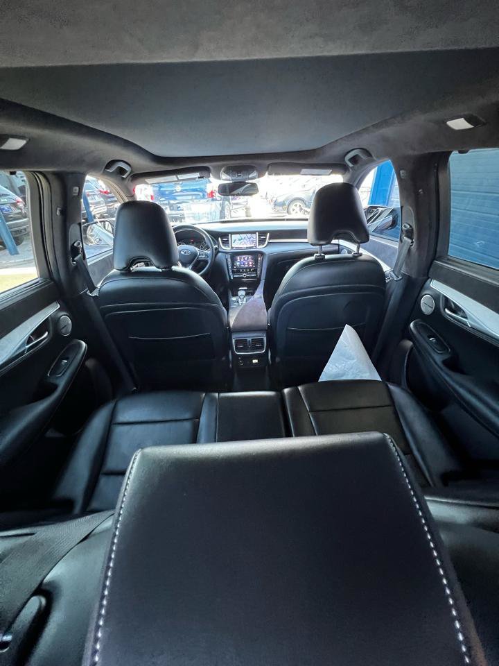 Used 2019 INFINITI QX50 Essential w/ Sensory Package AWD/4WD image 7